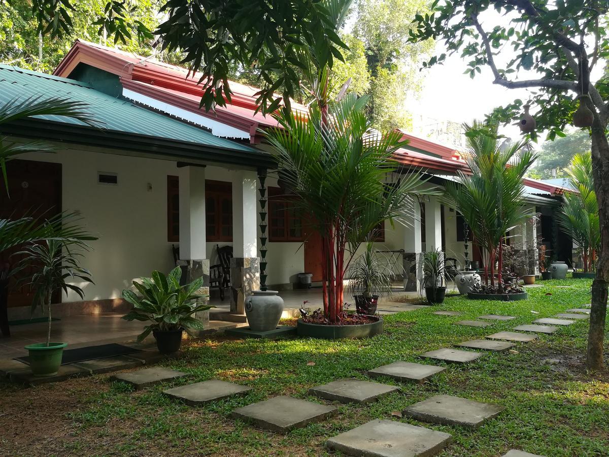 Avendra Garden Hotel Monaragala Exterior foto