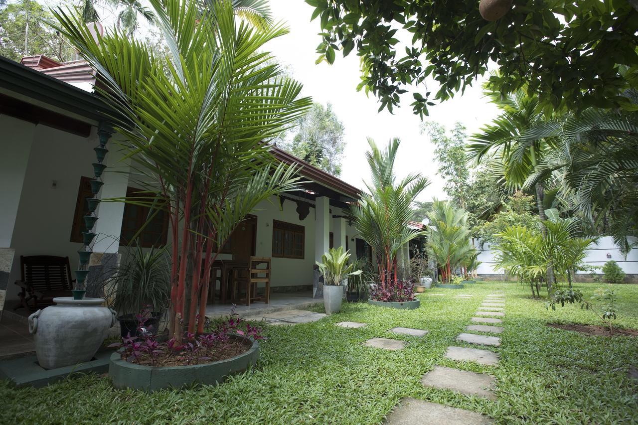 Avendra Garden Hotel Monaragala Exterior foto